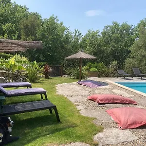 https://gites-des-falaises-de-la-beaume.hotels-rhonealpes.com